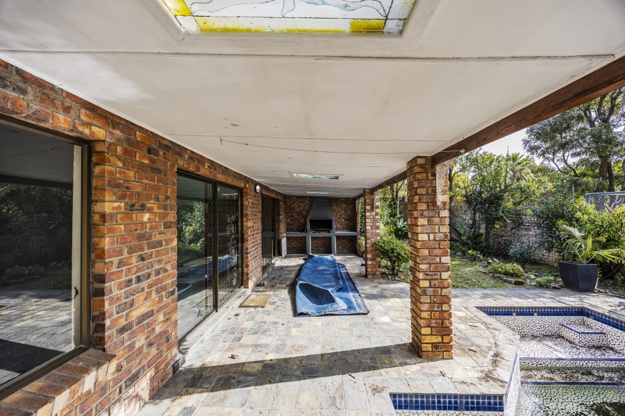 4 Bedroom Property for Sale in Nahoon Valley Park Eastern Cape